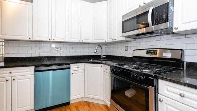 1147 E 61st Street 3, Chicago, IL 60637