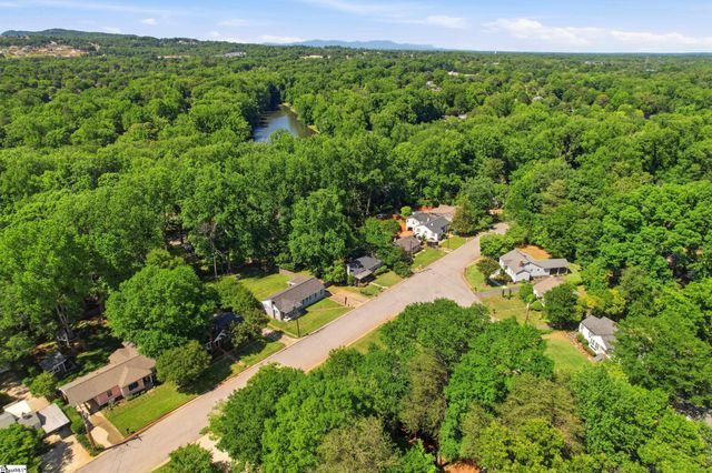 321 Ridgecrest Drive, Greenville, SC 29609