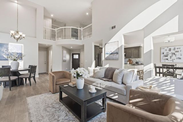 1548 Palatia Dr, Roseville, CA 95661