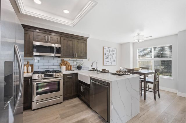 1548 Palatia Dr, Roseville, CA 95661