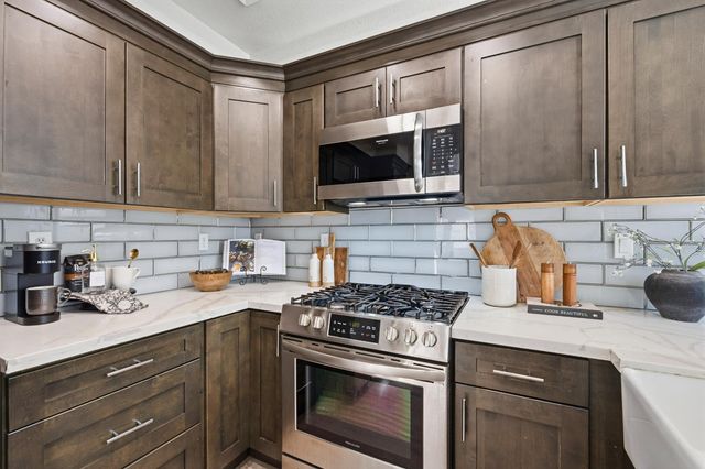 1548 Palatia Dr, Roseville, CA 95661