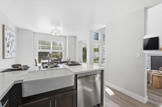 1548 Palatia Dr, Roseville, CA 95661