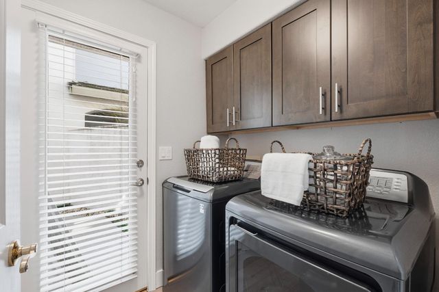 1548 Palatia Dr, Roseville, CA 95661