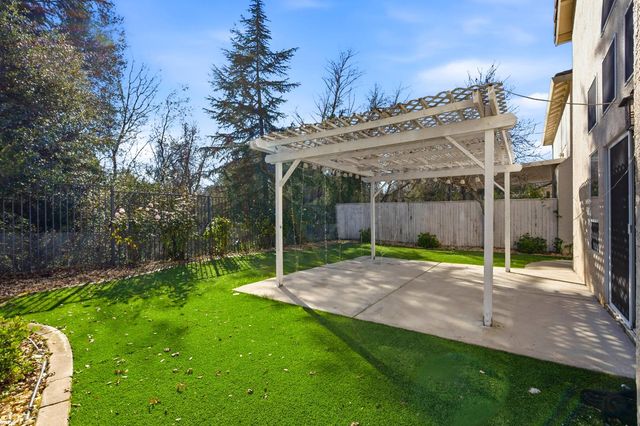 1548 Palatia Dr, Roseville, CA 95661