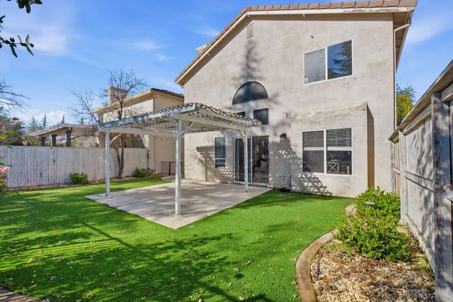 1548 Palatia Dr, Roseville, CA 95661