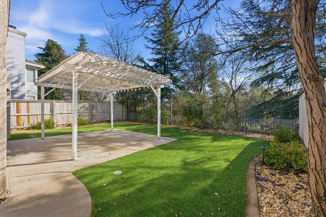 1548 Palatia Dr, Roseville, CA 95661