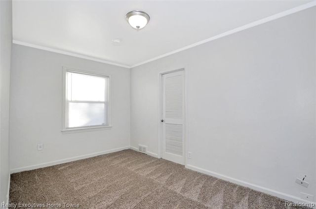 11205 W Clements Circle, Livonia, MI 48150