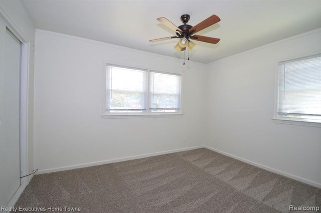 11205 W Clements Circle, Livonia, MI 48150