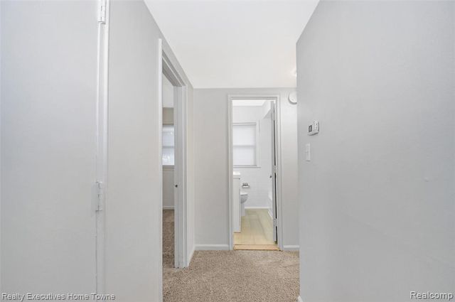 11205 W Clements Circle, Livonia, MI 48150