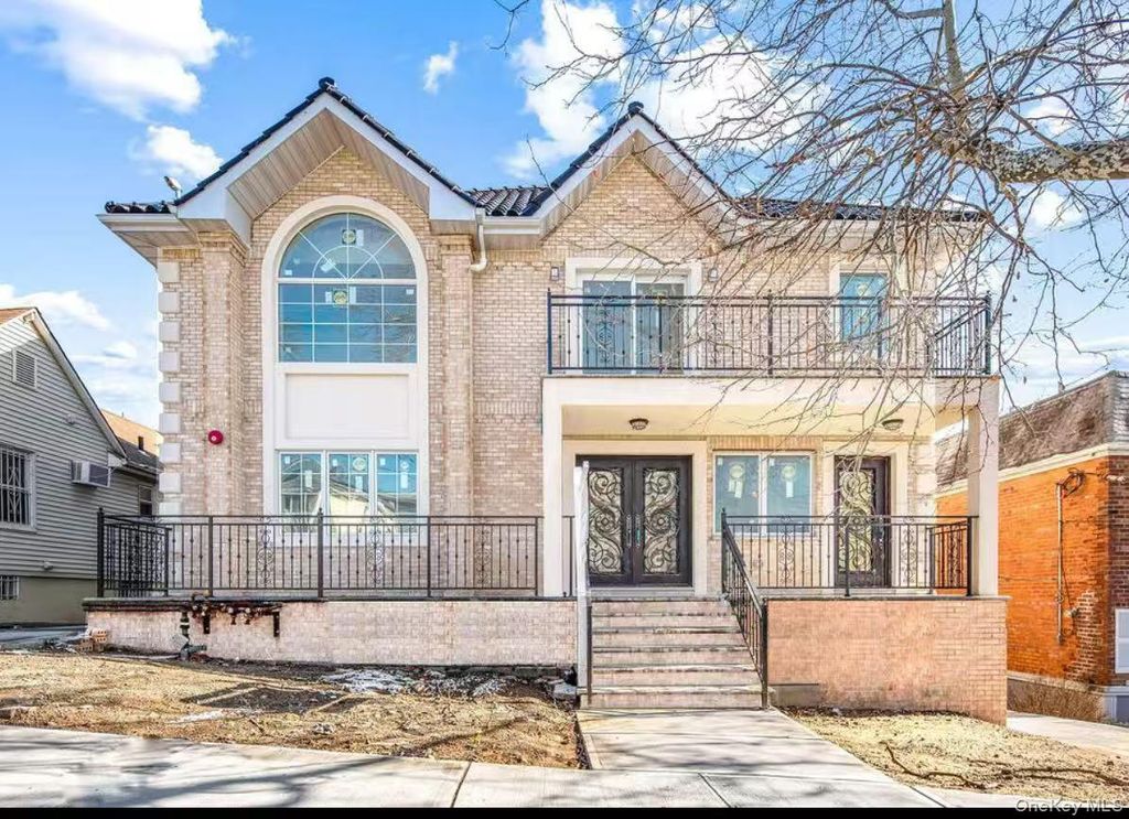 2563 125th Street, Flushing, NY 11354