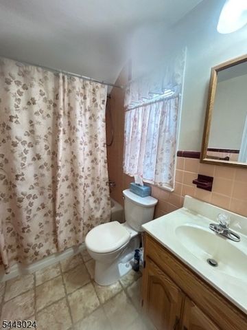 220 Penfield Pl, Dunellen Boro, NJ 08812