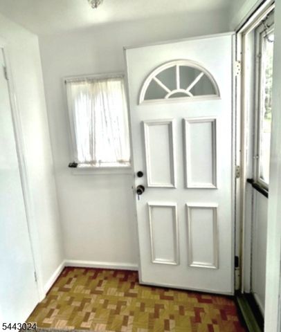 220 Penfield Pl, Dunellen Boro, NJ 08812