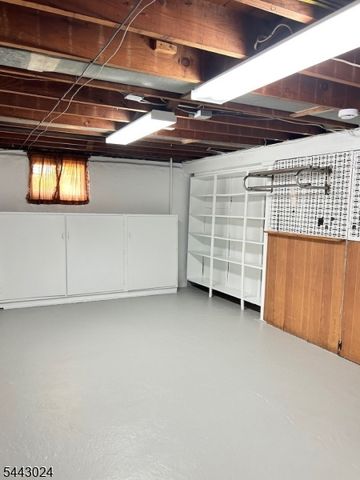 220 Penfield Pl, Dunellen Boro, NJ 08812