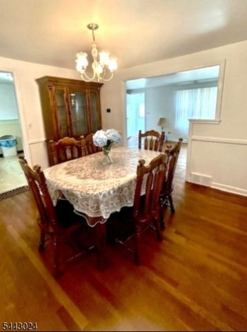 220 Penfield Pl, Dunellen Boro, NJ 08812
