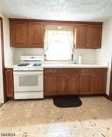 220 Penfield Pl, Dunellen Boro, NJ 08812