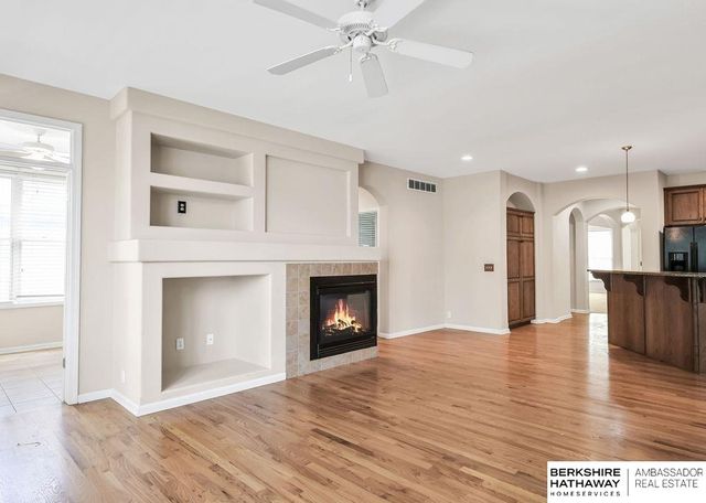 959 S 188th Terrace, Elkhorn, NE 68022