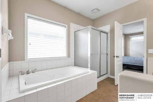 959 S 188th Terrace, Elkhorn, NE 68022