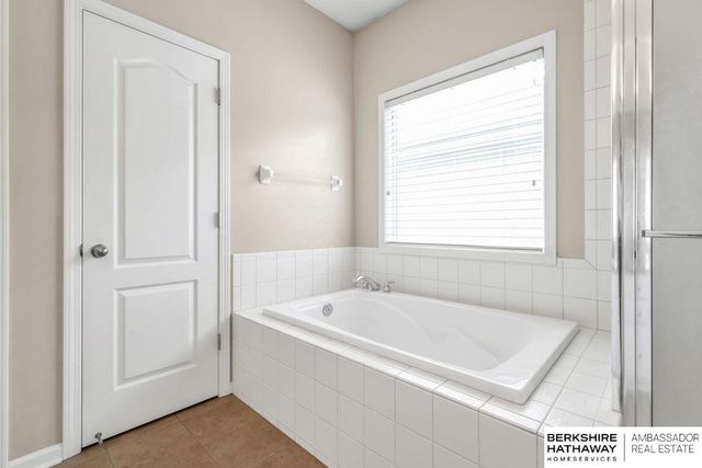 959 S 188th Terrace, Elkhorn, NE 68022