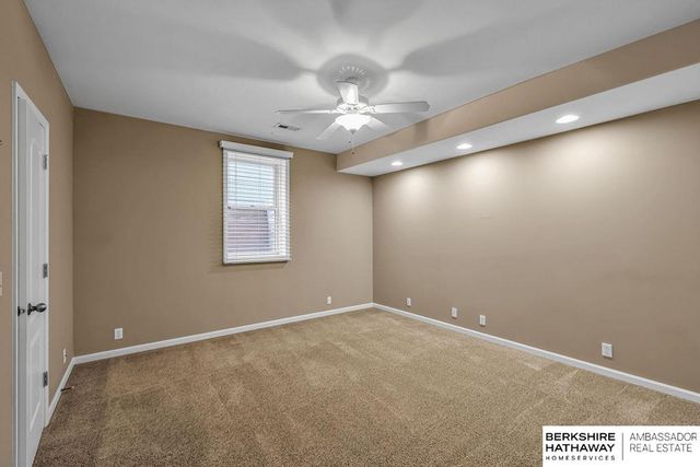 959 S 188th Terrace, Elkhorn, NE 68022