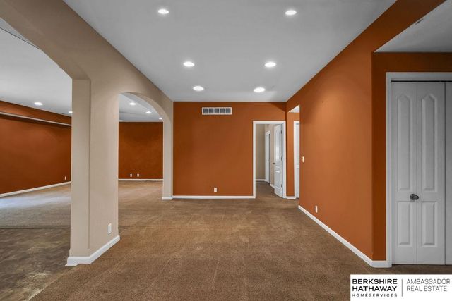 959 S 188th Terrace, Elkhorn, NE 68022