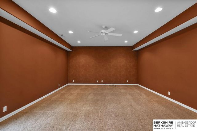 959 S 188th Terrace, Elkhorn, NE 68022