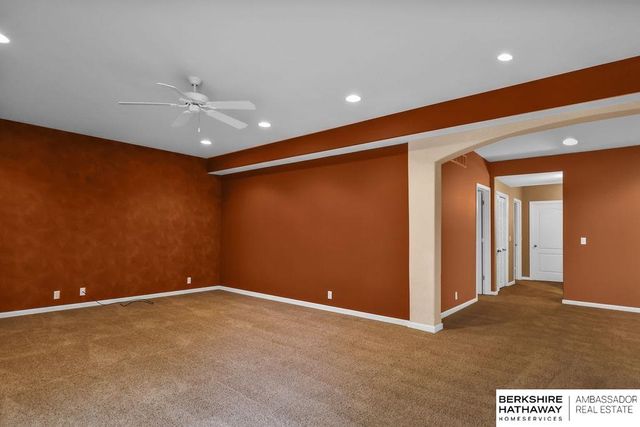 959 S 188th Terrace, Elkhorn, NE 68022