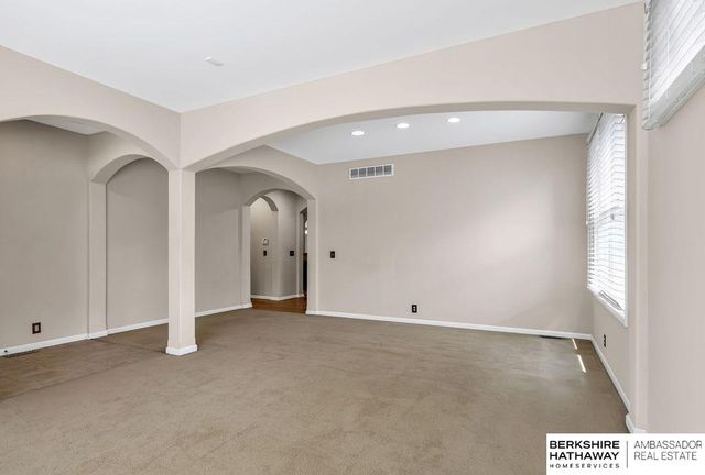 959 S 188th Terrace, Elkhorn, NE 68022