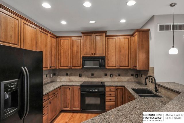 959 S 188th Terrace, Elkhorn, NE 68022