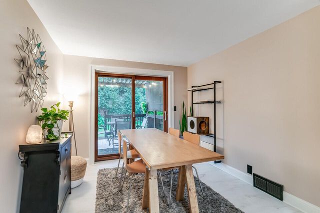 W4945 Harvest LANE, La Crosse, WI 54601