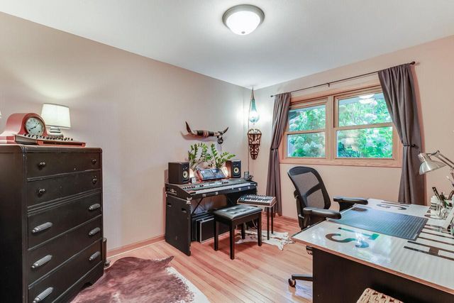 W4945 Harvest LANE, La Crosse, WI 54601