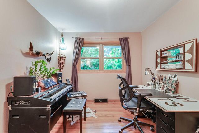 W4945 Harvest LANE, La Crosse, WI 54601