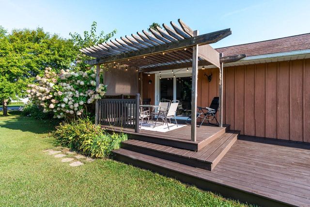 W4945 Harvest LANE, La Crosse, WI 54601