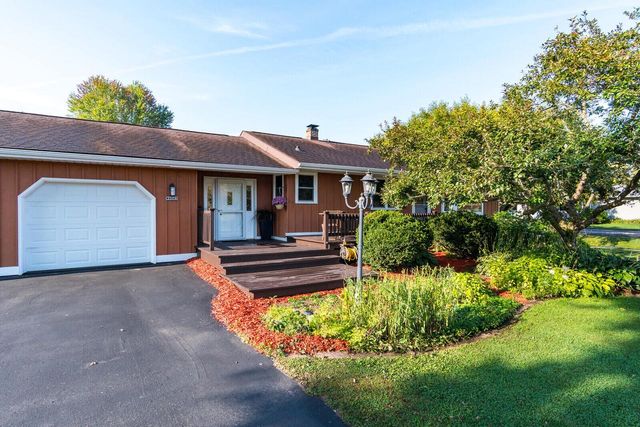 W4945 Harvest LANE, La Crosse, WI 54601