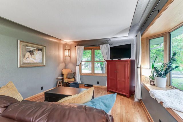 W4945 Harvest LANE, La Crosse, WI 54601