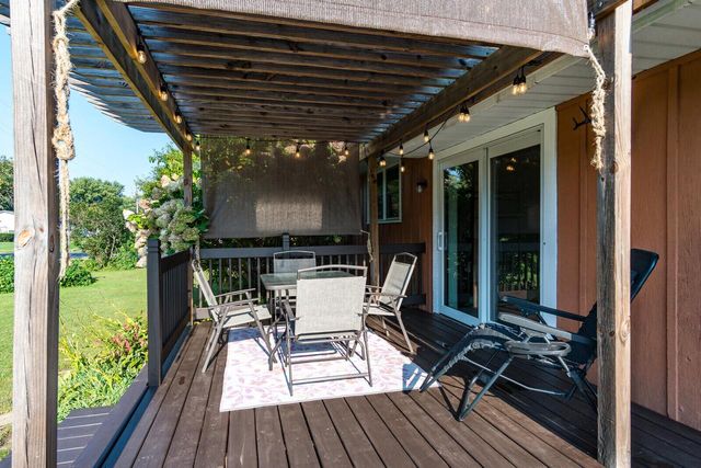 W4945 Harvest LANE, La Crosse, WI 54601