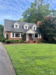 657 5th Street NW, Hickory, NC 28601