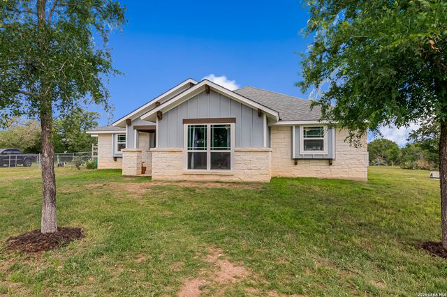 2354 Fm 2438, Seguin, TX 78155