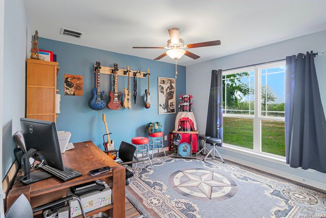 2354 Fm 2438, Seguin, TX 78155