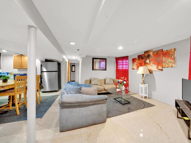 3529 W 63rd Place, Chicago, IL 60629