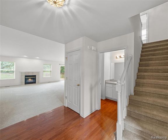 5864 Willow Ridge Drive, Ypsilanti, MI 48197