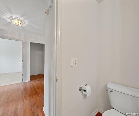 5864 Willow Ridge Drive, Ypsilanti, MI 48197