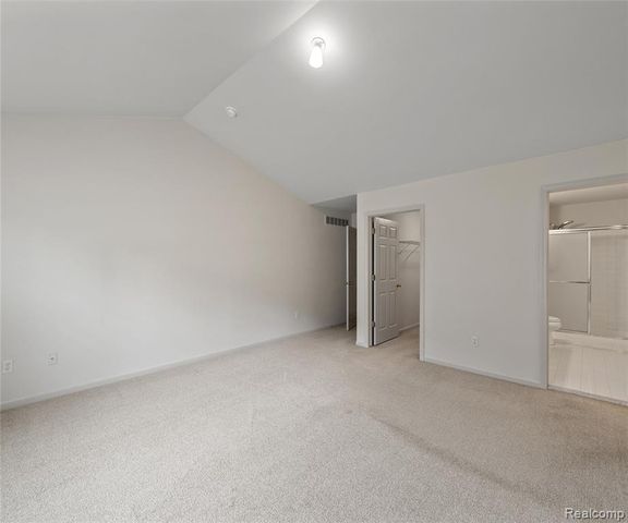 5864 Willow Ridge Drive, Ypsilanti, MI 48197