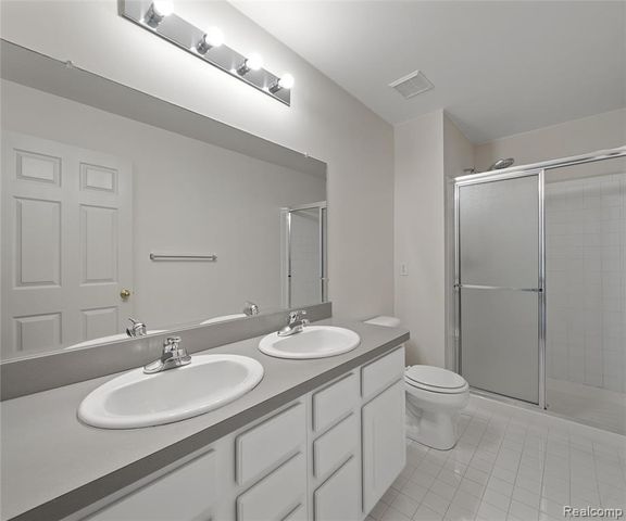 5864 Willow Ridge Drive, Ypsilanti, MI 48197