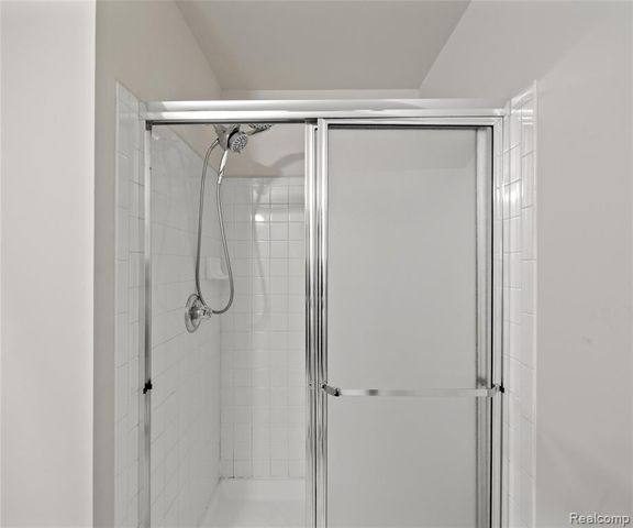 5864 Willow Ridge Drive, Ypsilanti, MI 48197