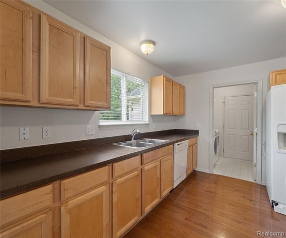 5864 Willow Ridge Drive, Ypsilanti, MI 48197