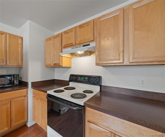 5864 Willow Ridge Drive, Ypsilanti, MI 48197