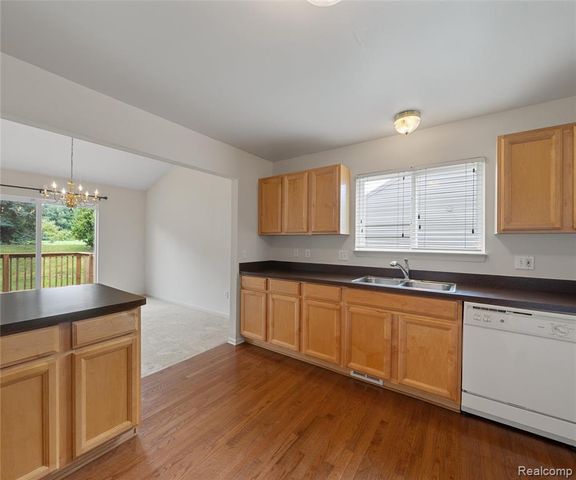 5864 Willow Ridge Drive, Ypsilanti, MI 48197