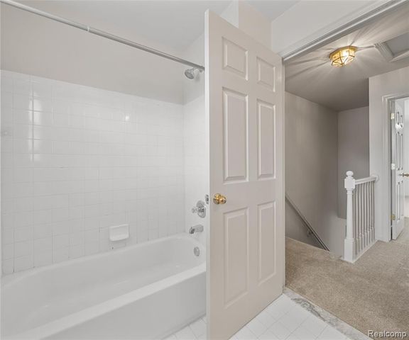 5864 Willow Ridge Drive, Ypsilanti, MI 48197