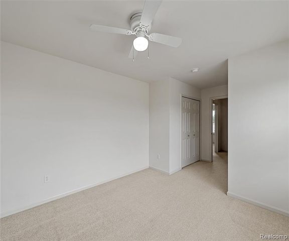 5864 Willow Ridge Drive, Ypsilanti, MI 48197