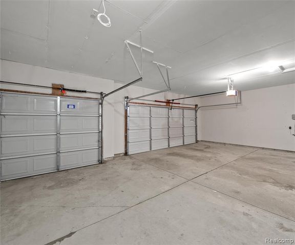 5864 Willow Ridge Drive, Ypsilanti, MI 48197